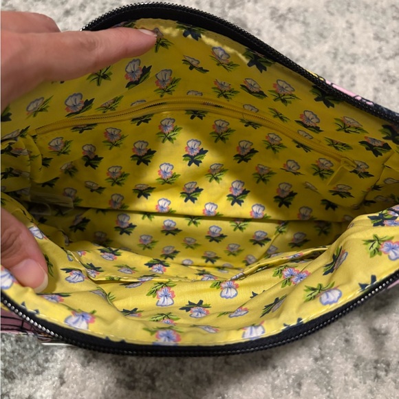 Vera Bradley Pink and Green Shoulder Bags with Geometric Flair - Picture 4 of 6